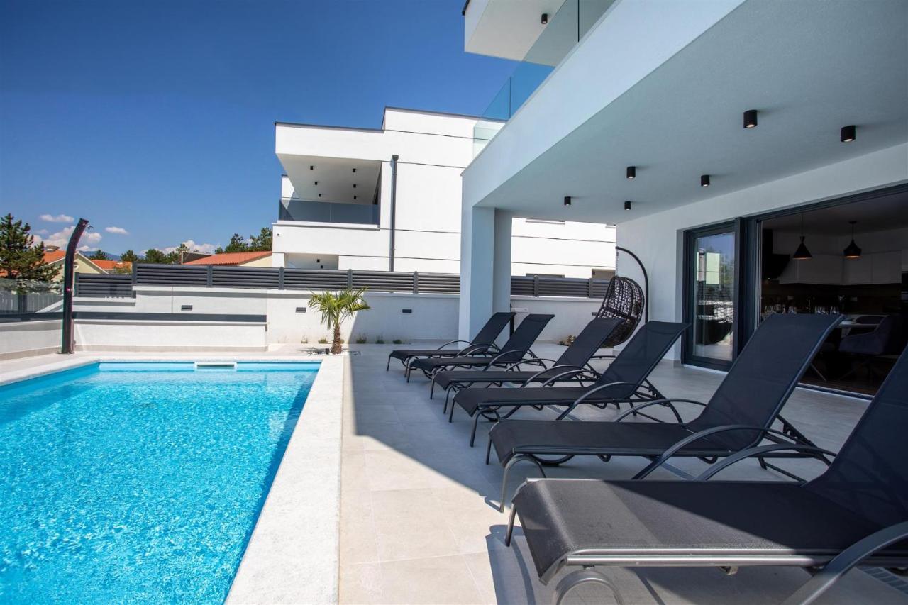 Villa Manhattan Dobrinj Luaran gambar